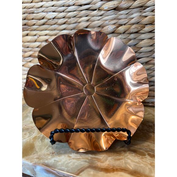 Copper Lilly pad  Dish - Picture 1 of 5